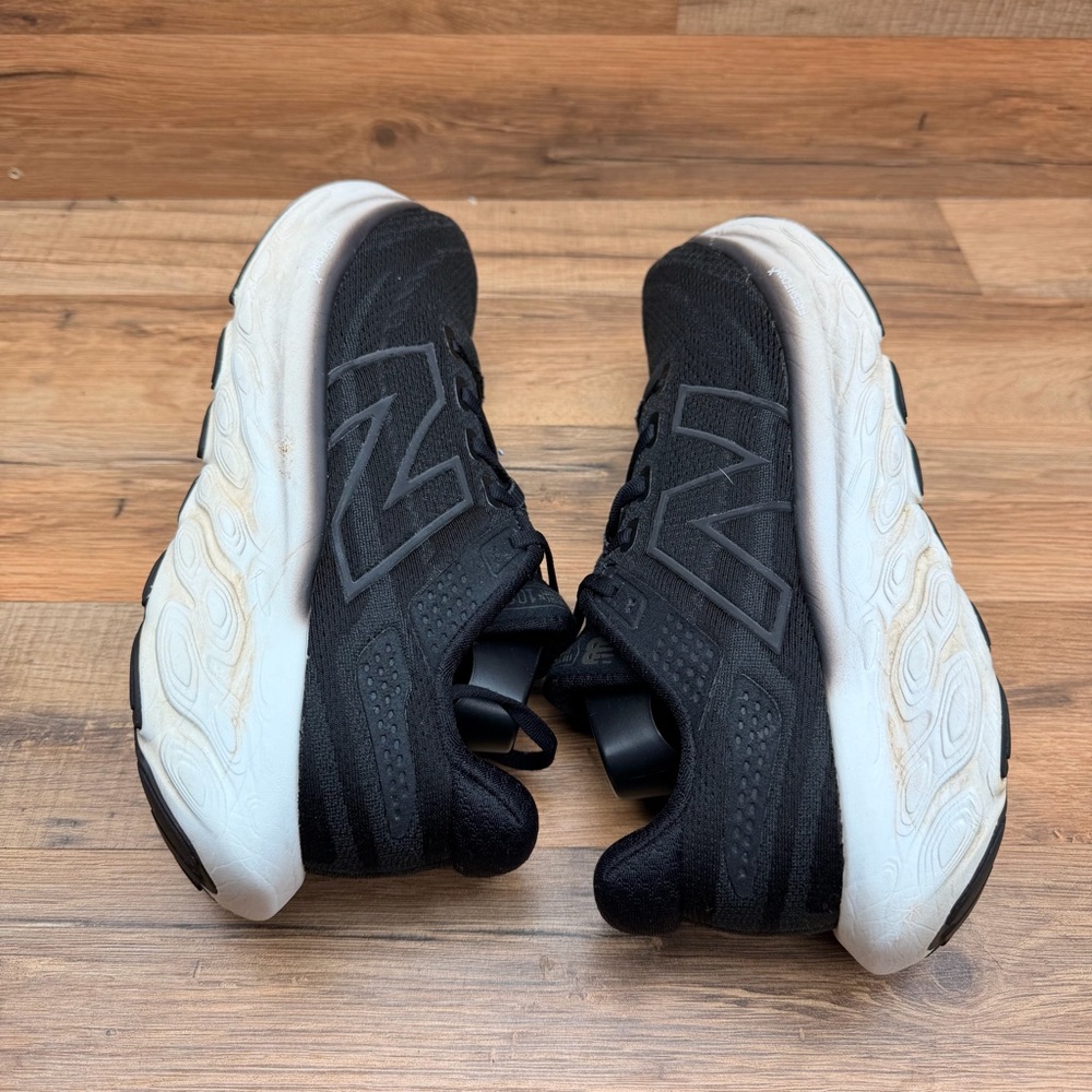 New Balance Women's 9.5 W1080V13 Running Shoes, Black/White X-Wide - Picture 4 of 8